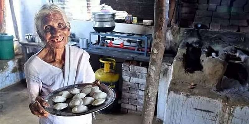 लॉकडाउन के बीच सिर्फ एक रुपये में इडली खिला रही हैं दादी अम्मा, इस मास्टरशेफ ने भी की तारीफ!