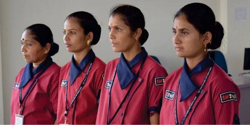 ट्रेनिंग पा चुकीं महिलाएं (चित्र: द लॉजिकल इंडियन)