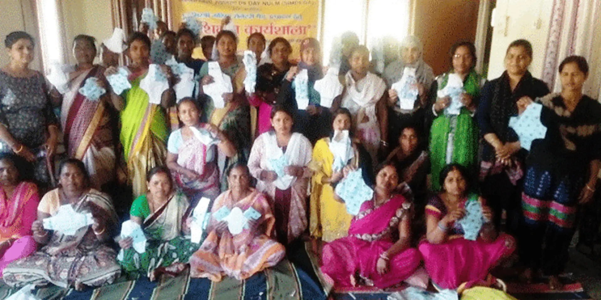 झारखंड में महिलाएं कर रही हैं ईको फ्रेंडली सेनेटरी पैड्स का निर्माण, फैला रही हैं जागरूकता