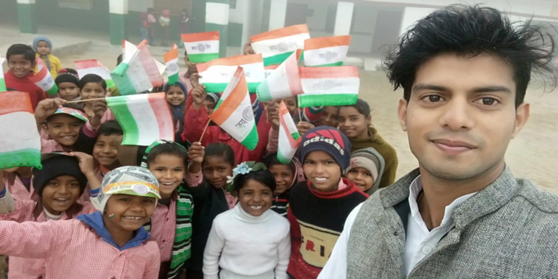 कानपुर में जरूरतमंदों के मददगार बने ये युवा, गरीब बच्चों को उपलब्ध करा रहे हैं स्कूल किट