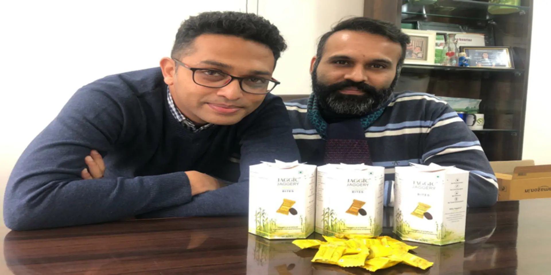गुड़ को नए फ्लेवर के साथ पेश कर रहा है यह युवा उद्यमी, जापान से वापस आकर देश में शुरू की कंपनी