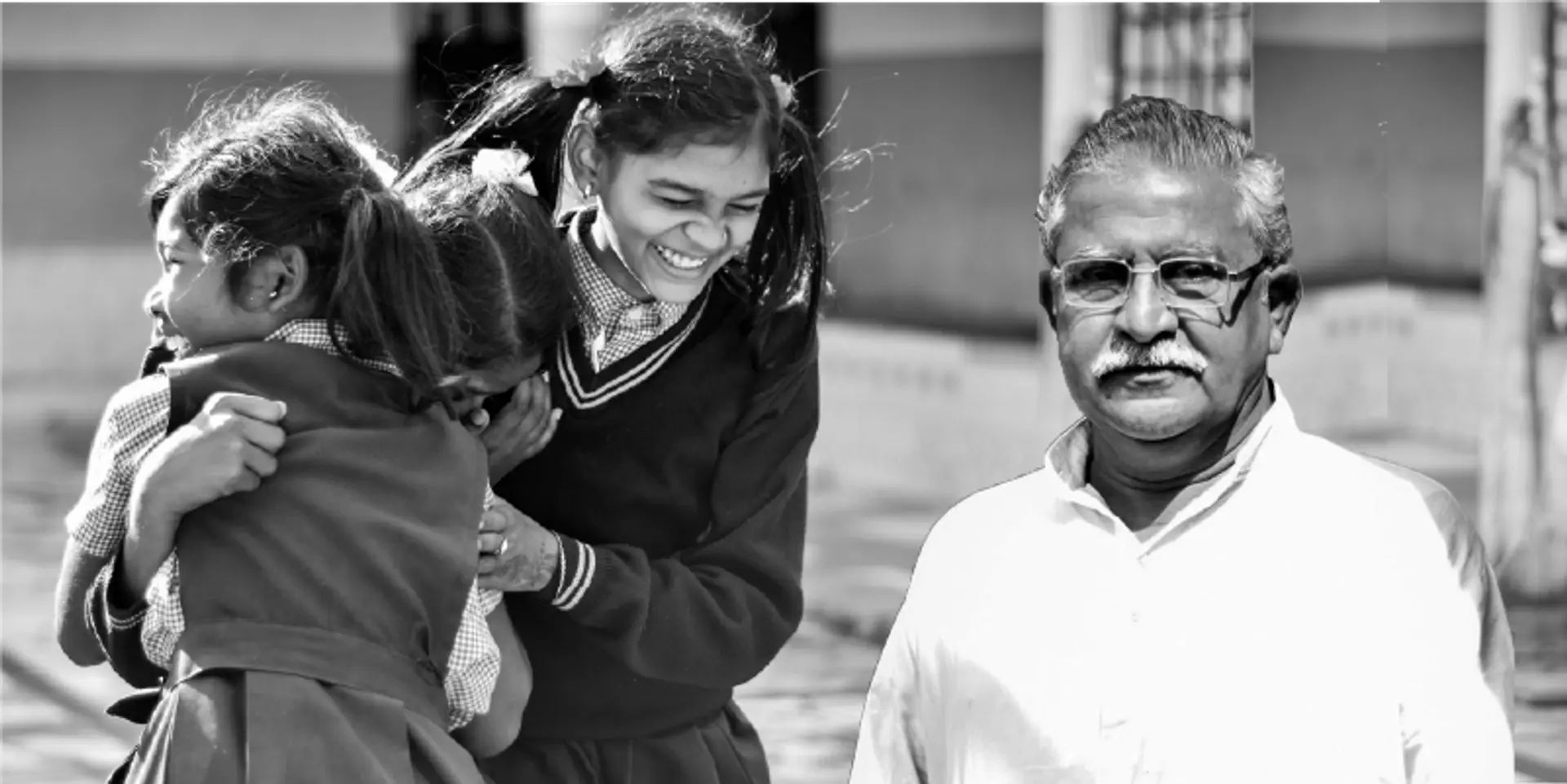 सेक्स वर्कर्स के बच्चों की जिंदगी सुधारने के लिए अपना जीवन किया समर्पित, कभी अपने ही घर से निकाल दिये गए थे रामभाऊ