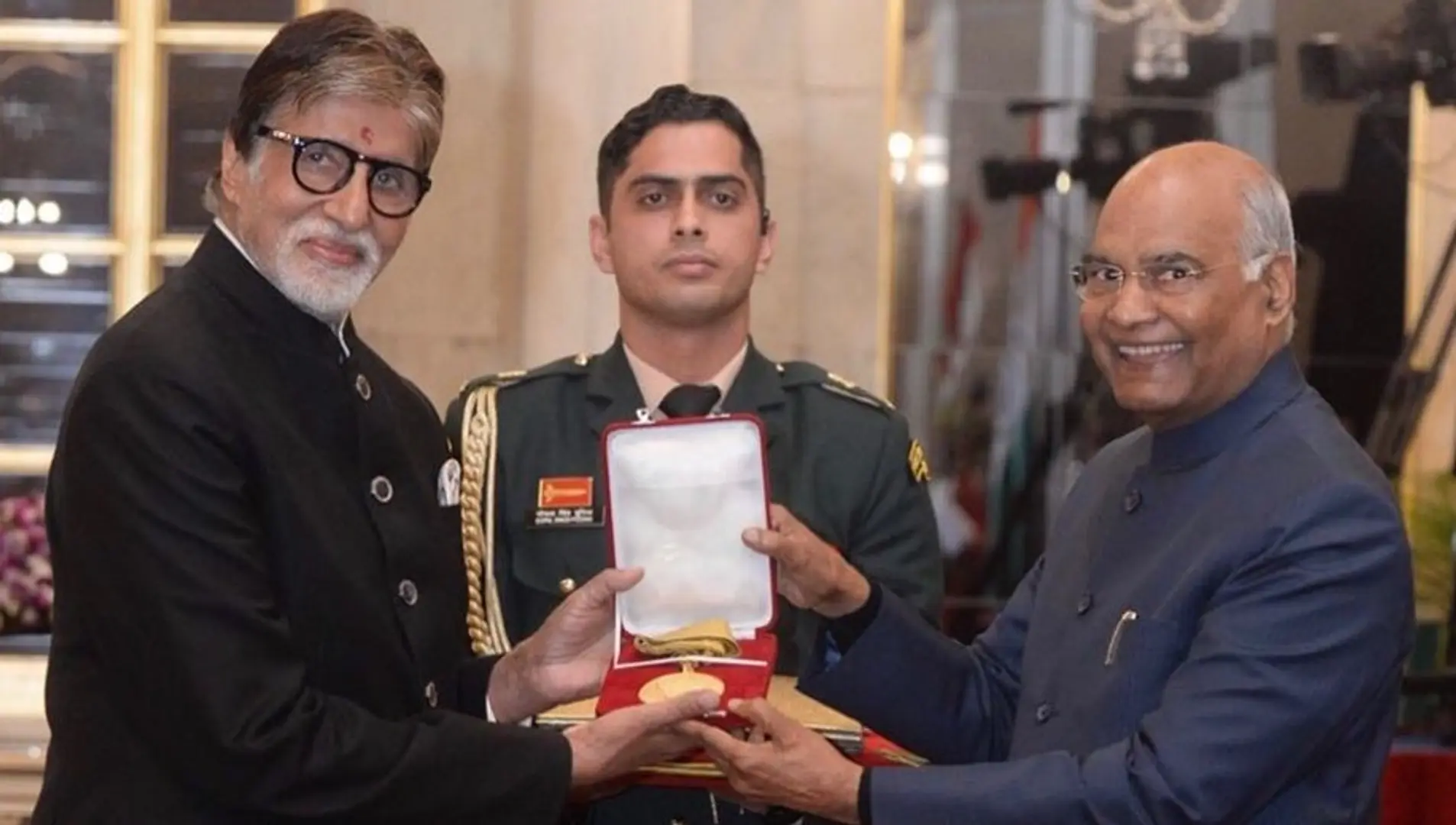 मेगास्टार अमिताभ बच्चन हुए भारतीय सिनेमा के शीर्ष ‘दादासाहेब फाल्के पुरस्कार’ से सम्मानित