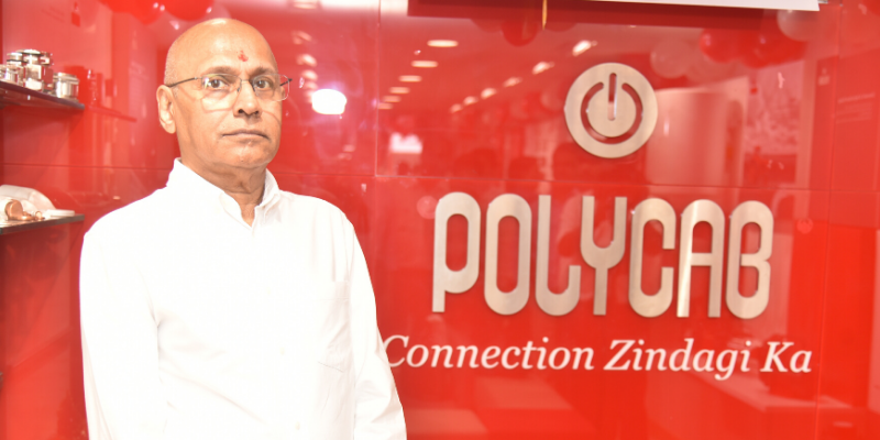 कहानी पॉलिकैब की: छोटे हार्डवेयर स्टोर से, इस उद्यमी और उसके भाइयों ने खड़ा किया 7,985 करोड़ रुपये का कारोबार