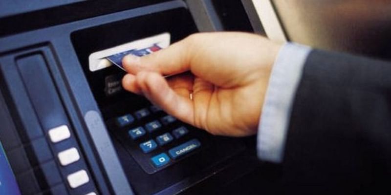 ATM इस्तेमाल किया..कैश तो नहीं निकला लेकिन अकाउंट से पैसे कट गए, तो क्या करें