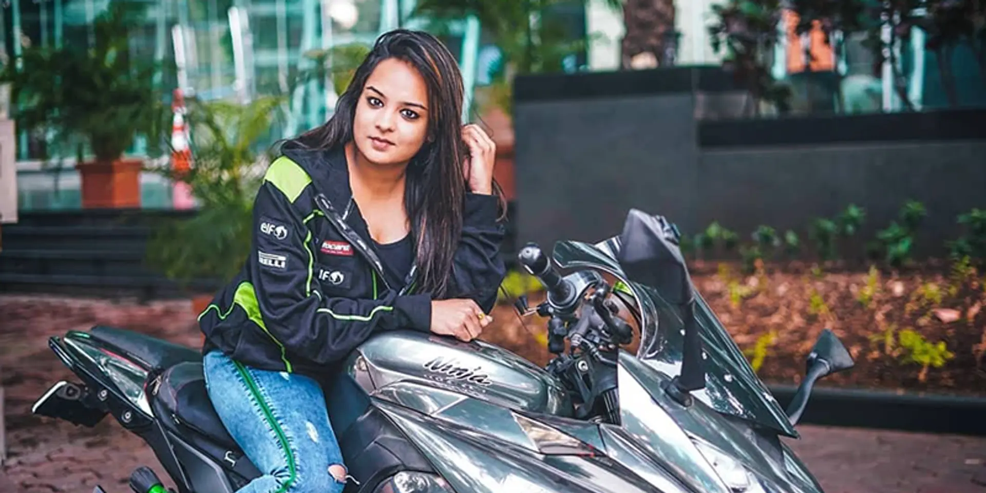 मिलिए, मुंबई की पहली लाइसेंसशुदा बस ड्राइवर प्रतीक्षा दास से