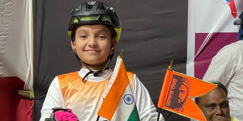 कश्मीर से कन्याकुमारी के लिए साइकिल पर निकली 10 साल की बच्ची,  जागरूकता फैलाना है मिशन
