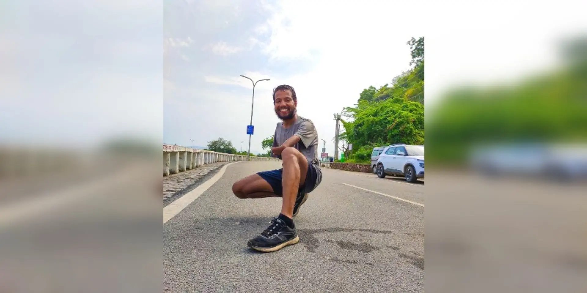 कमजोरी को ही बना लिया हथियार, अब साइकिल पर सैकड़ों किलोमीटर का सफर तय कर रहे हैं दिव्यांग गोविंद