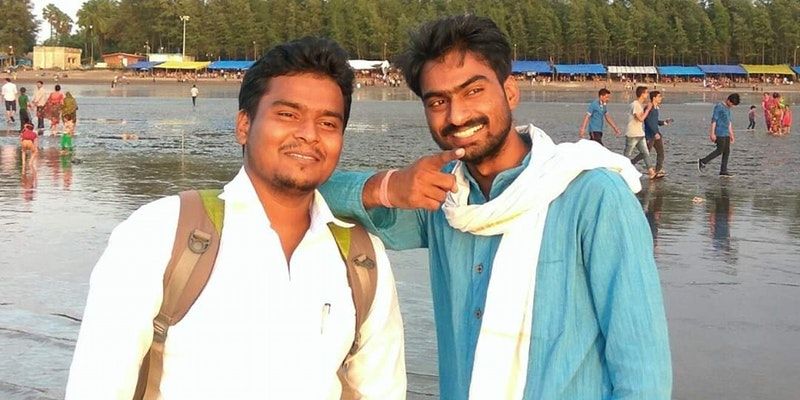 नुक्कड़-नाटकों के जरिए समाज की कुरीतियां दूर करने में जुटे दो दोस्त