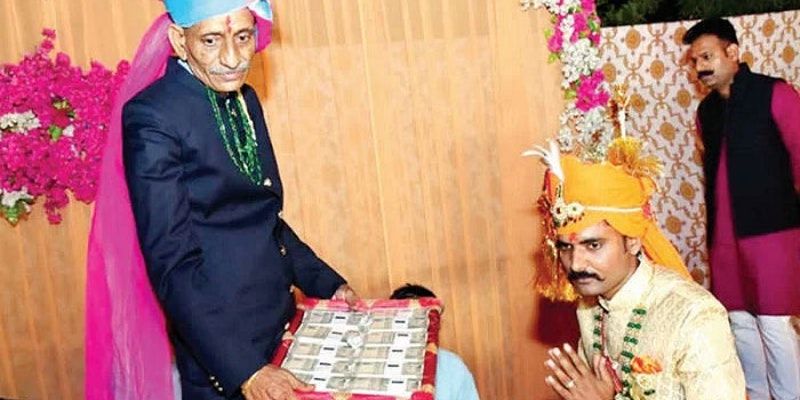 BSF जवान ने 11 लाख रुपये दहेज लेने से किया मना, सिर्फ 11 रुपये लेकर रचाई शादी