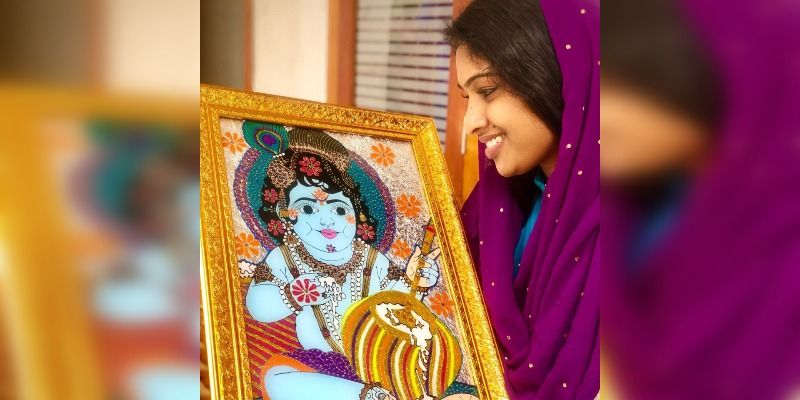 भगवान कृष्ण की खूबसूरत पेंटिंग बनाती हैं ये मुस्लिम महिला, अब तक बना चुकी हैं 500 से अधिक पेंटिंग