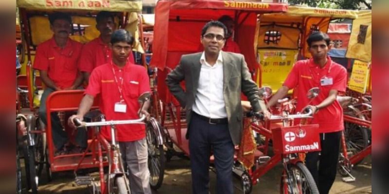 रिक्शाचालकों की जिंदगी बदल रहा है IIM का ये छात्र, साथ ही हो रही है करोड़ों की कमाई