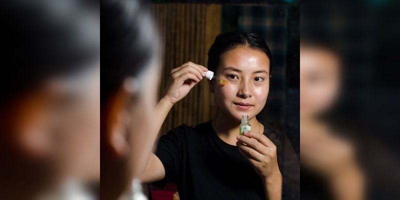 अपनी दादी के नुस्खे से लोगों के चेहरे पर चमक ला रही हैं मणिपुर की ये महिला, तैयार कर रही हैं नैचुरल कॉस्मेटिक्स