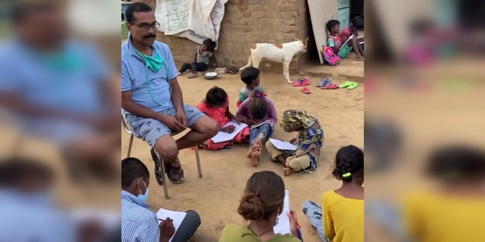 इस शिक्षक ने भीख मांग रहे बच्चों को लिया गोद, अपनी जेब से उठा रहे हैं इनकी पढ़ाई का खर्च