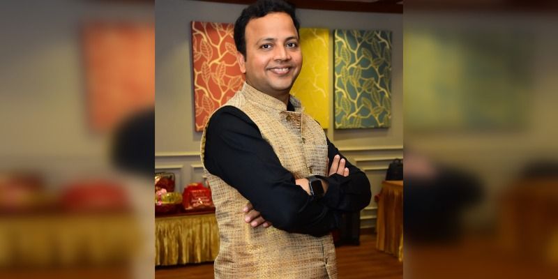 कोरोना काल में माँ-बाप खोने वाले बच्चों के लिए मसीहा बने शशि प्रकाश, कर रहे हैं अनाथ बच्चों की शिक्षा का प्रबंध