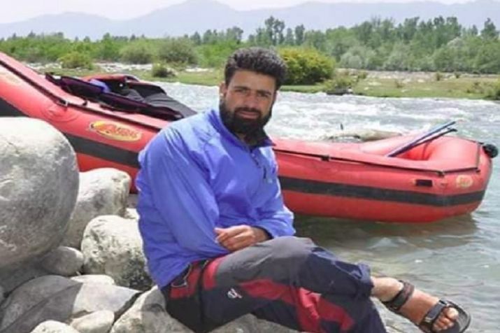मिलें कश्मीर के ‘रीयल लाइफ हीरो’ रऊफ अहमद डार से
