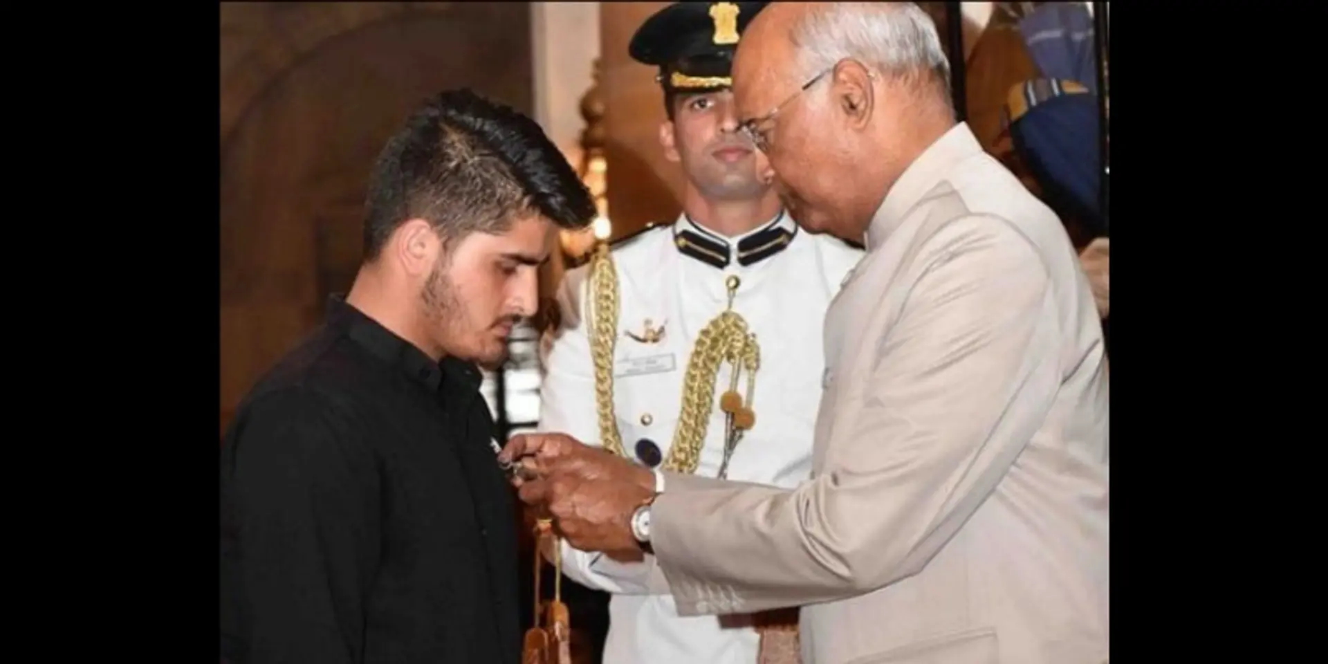 आतंकियों का मुकाबला करने वाले 16 साल के इस लड़के को मिला शौर्य चक्र