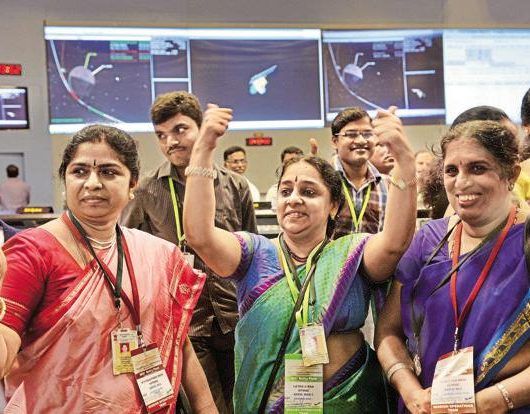 चांद छूने जा रही हैं भारत की दो महिला वैज्ञानिक रितू करिधल और एम. वनीता 