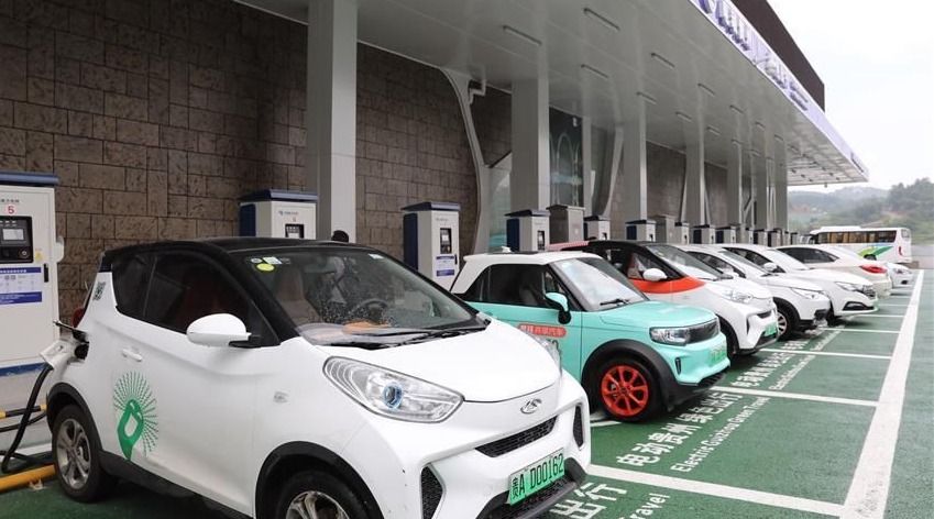 भारत ने देश में इलेक्ट्रिक कार बनाने के लिए चीन को दिया न्यौता