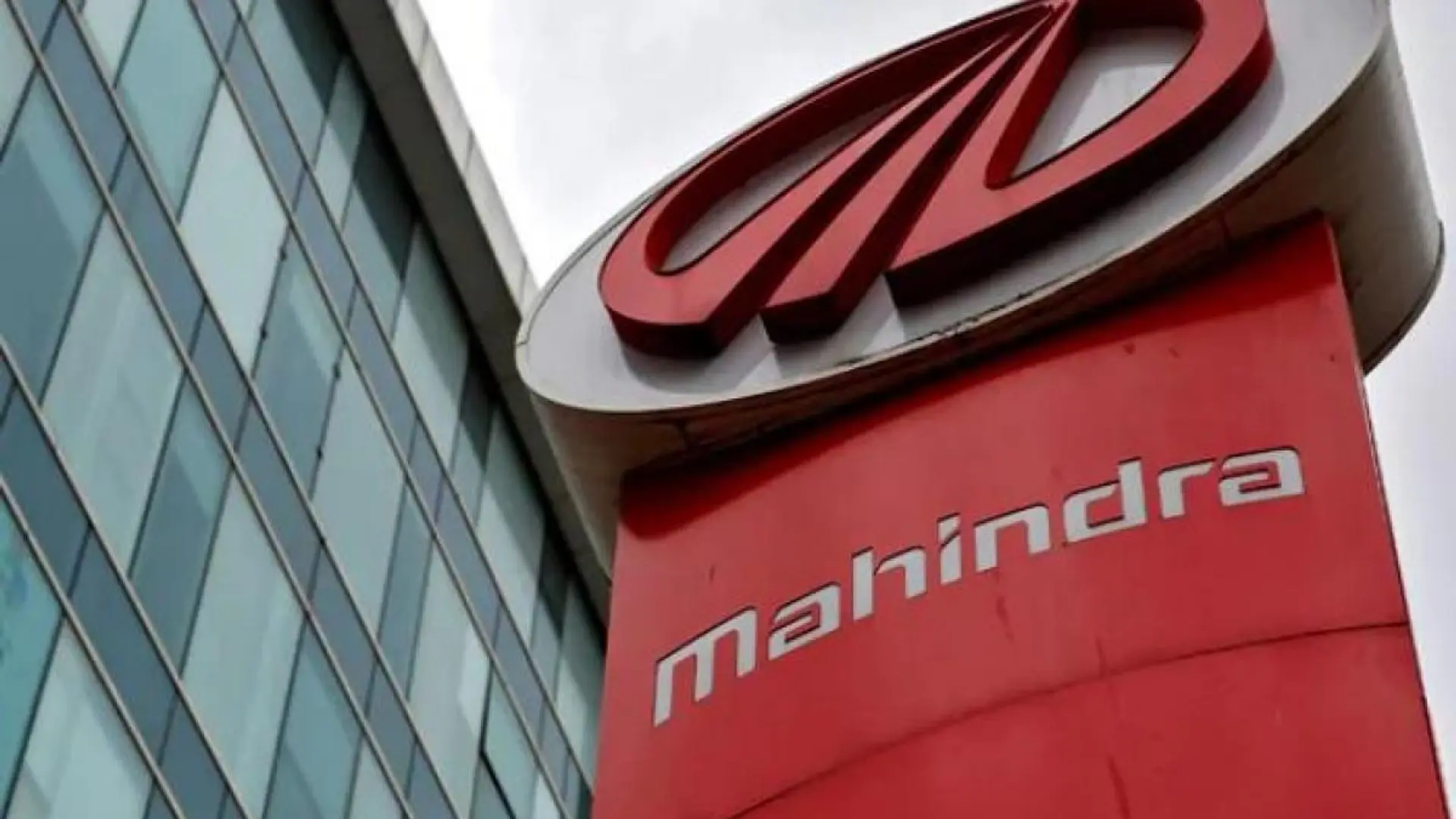 Noida International Airport partners with Mahindra Logistics Mobility for electric taxi service