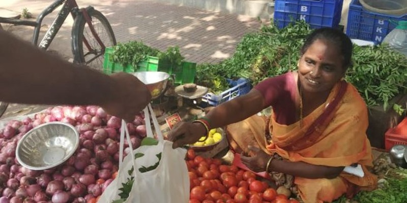 ಉಚಿತ ಬಟ್ಟೆಯ ಚೀಲಗಳನ್ನು ವಿತರಿಸುವ ಮೂಲಕ ನೋಯ್ಡಾ ಪ್ರಾಧಿಕಾರ ಪ್ಲಾಸ್ಟಿಕ್ ಗೆ ಗುಡ್ ಬೈ ಹೇಳುತ್ತಿದೆ.