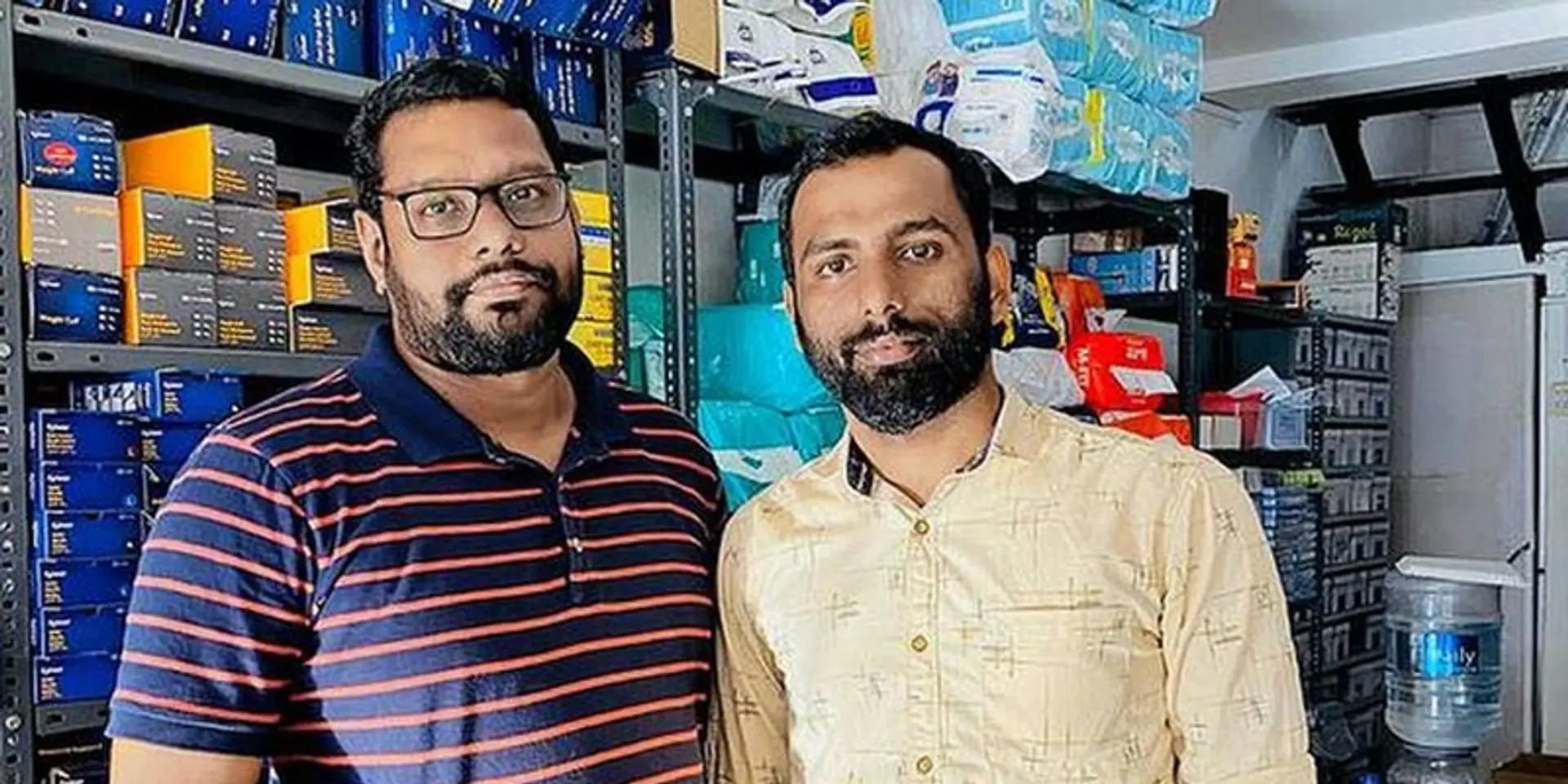 ಕೊಚ್ಚಿಯಲ್ಲಿ ಕೇವಲ 2 ರೂ.ಗೆ ಫೇಸ್ ಮಾಸ್ಕ್ಗಳನ್ನು ಮಾರಾಟ ಮಾಡುತಿದ್ದಾರೆ ಈ ವ್ಯಕ್ತಿ