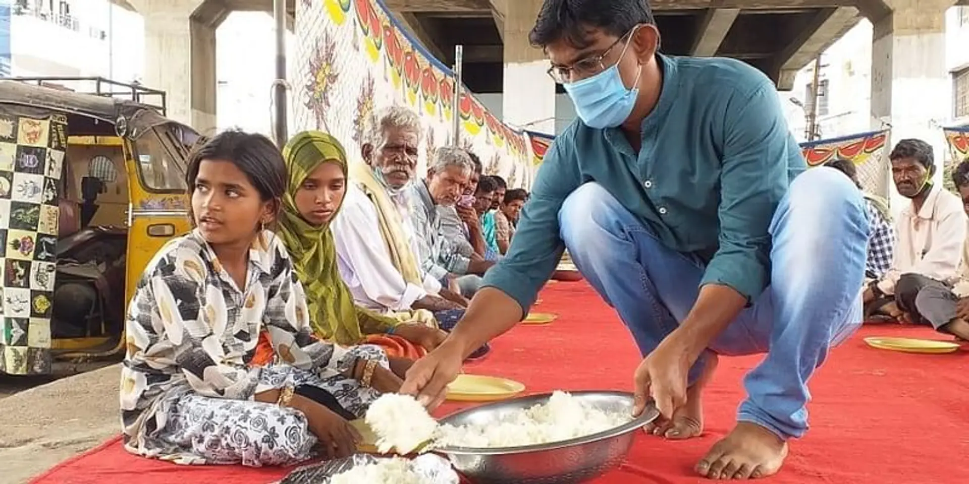 ‘பசிக்கு மதம் இல்லை’ - இந்தியரை கௌரவப்படுத்திய இங்கிலாந்து அரசு!