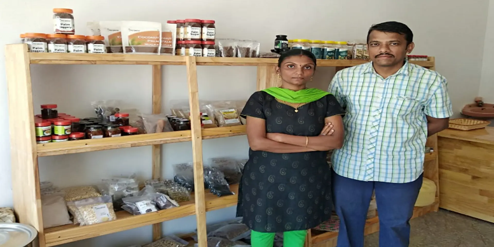 ரூ.17 லட்ச முதலீடு; 5 டன் கருப்பட்டிகள் இழப்பு: பனைகளைக் காக்க தொழில் தொடங்கிய ஐடி ஊழியர்!