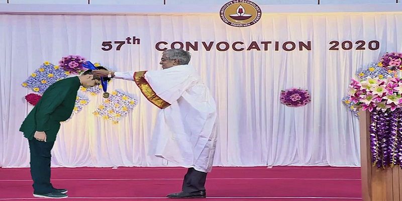 ஐஐடி மெட்ராஸ் ‘ஆன்லைன்-நேரடி கலப்பு’ பட்டமளிப்பு விழா: 2,346 பேர் பட்டங்கள் பெற்றனர்!