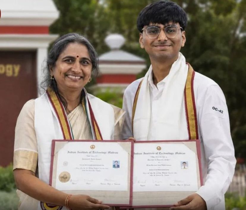 ஒரே மேடையில் மகனுடன் பட்டம் பெற்ற தாய் - ஐஐடி மெட்ராஸ் பட்டமளிப்பு விழாவில் நெகிழ்ச்சி சம்பவம்!
