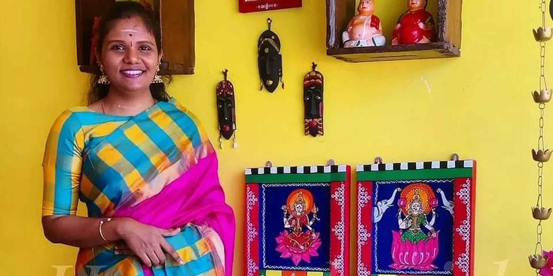 ‘புள்ளிக்கோலத்தில் புது பிசினஸ்’ - மாதம் 1 லட்சம் ஈட்டும் தீபிகா வேல்முருகன்!