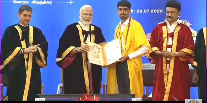 ‘இன்றைய தினம் சாதனைகளுக்கானது மட்டுமல்ல, முன்னேற்றத்துக்கானதும் கூட’  - அண்ணா பல்கலை பட்டமளிப்பு விழாவில் பிரதமர் மோடி! 