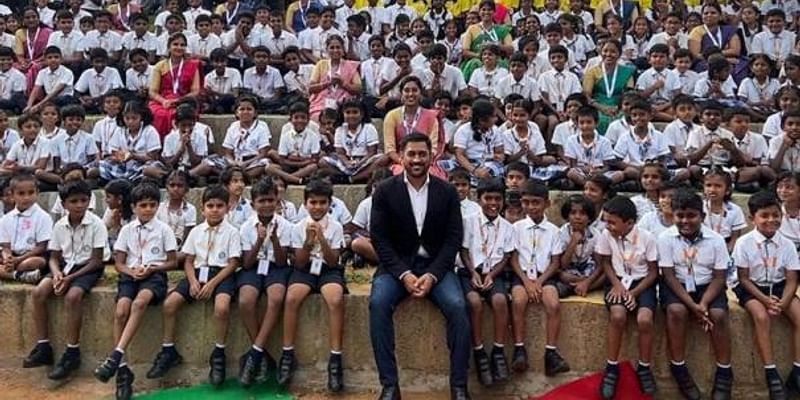'இதுதான் சரியான டைம், மிஸ் பண்ணிடாதீங்க' - மாணவர்களுக்கு தோனி கொடுத்த அட்வைஸ்! 