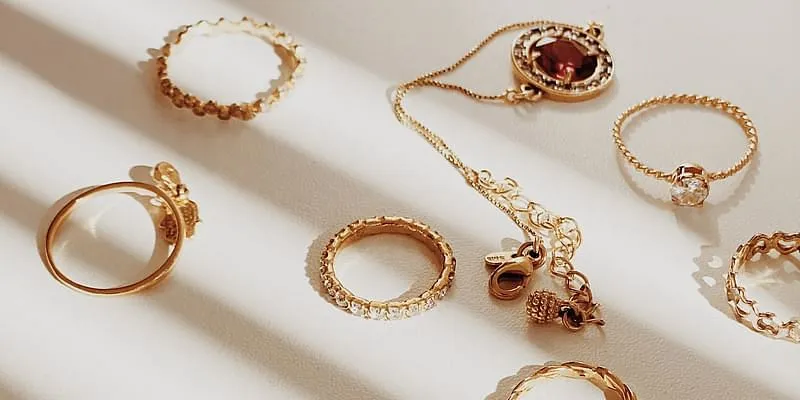 artificial jewellery