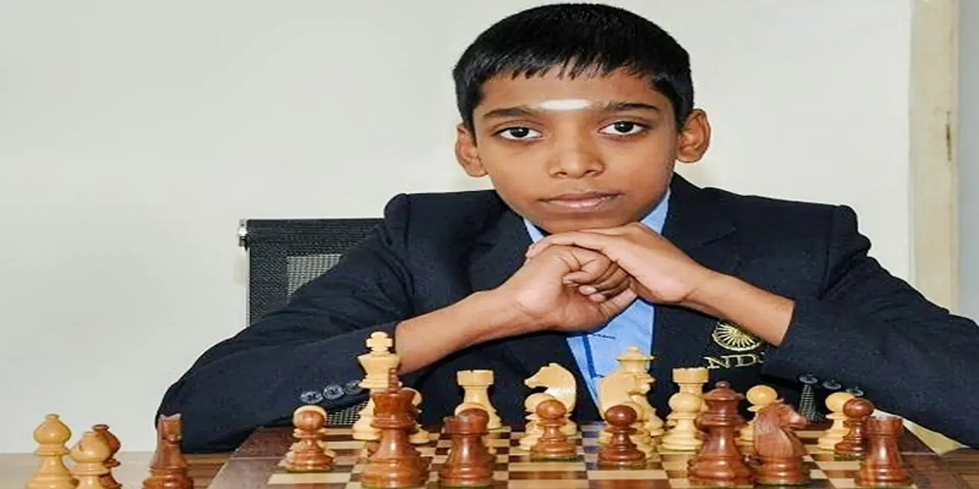 உலகச் சாம்பியனை தோற்கடித்த இளம் கிரான்ட் மாஸ்டர்; சச்சின் முதல் முதல்வர் வரை குவியும் வாழ்த்து!