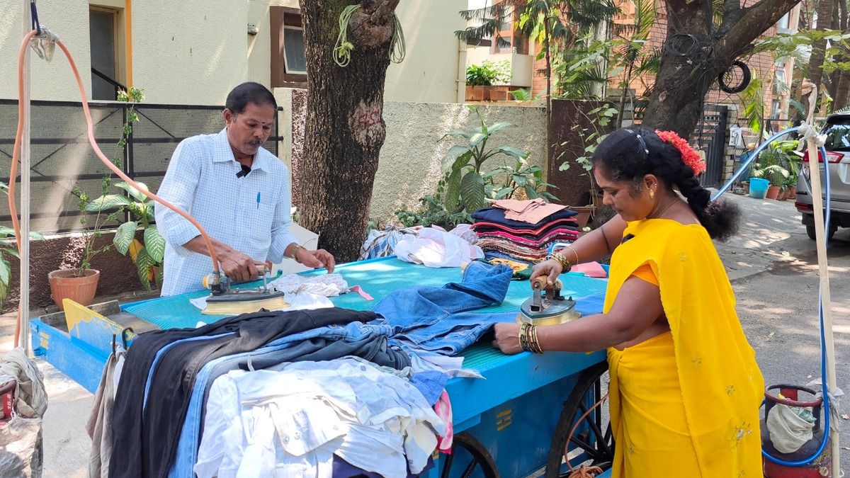 இஸ்திரி கடை உரிமையாளர்களை கேஸ் பயன்பாடு மூலம் அதிக வருமானம் ஈட்ட வழிகாட்டும் ’இஸ்திரி திட்டம்’ 