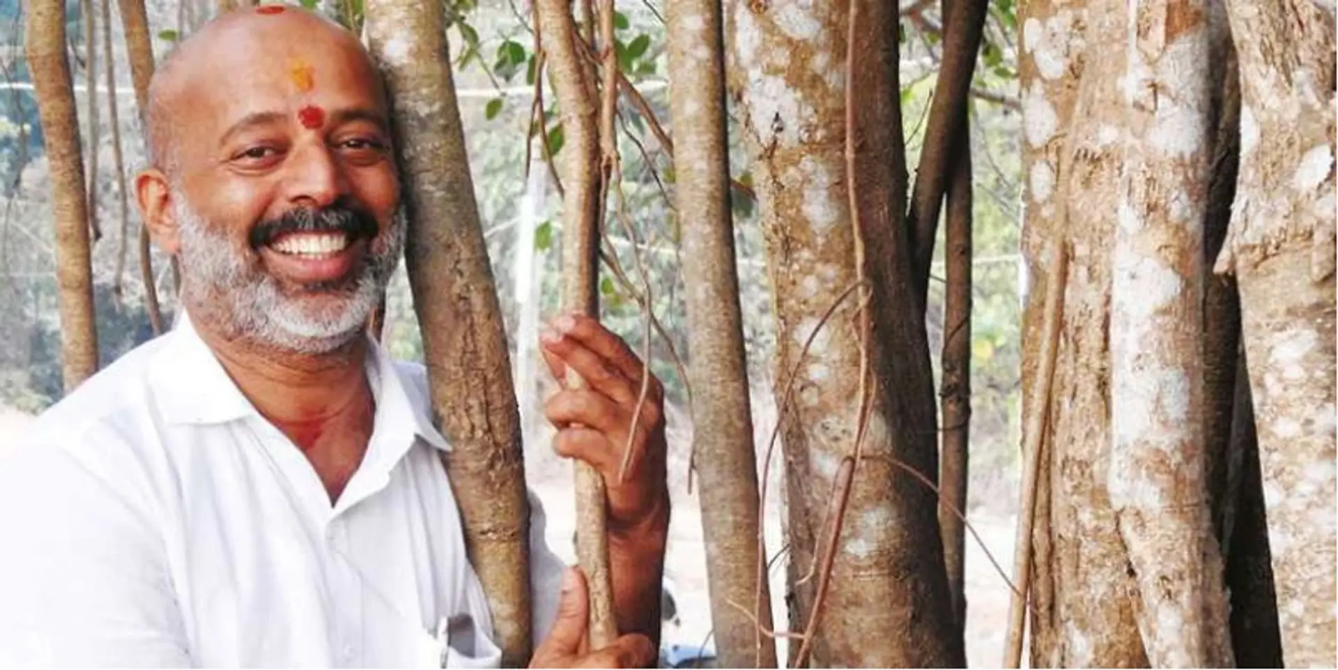 பசுமைப் போர்வை அதிகரிக்க இந்தியா முழுதும் 40 காடுகளை உருவாக்கிய குஜராத் தொழில்முனைவர்!