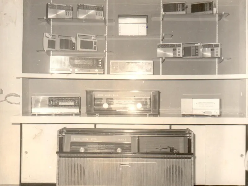Radio sets in the first Sangeetha store
