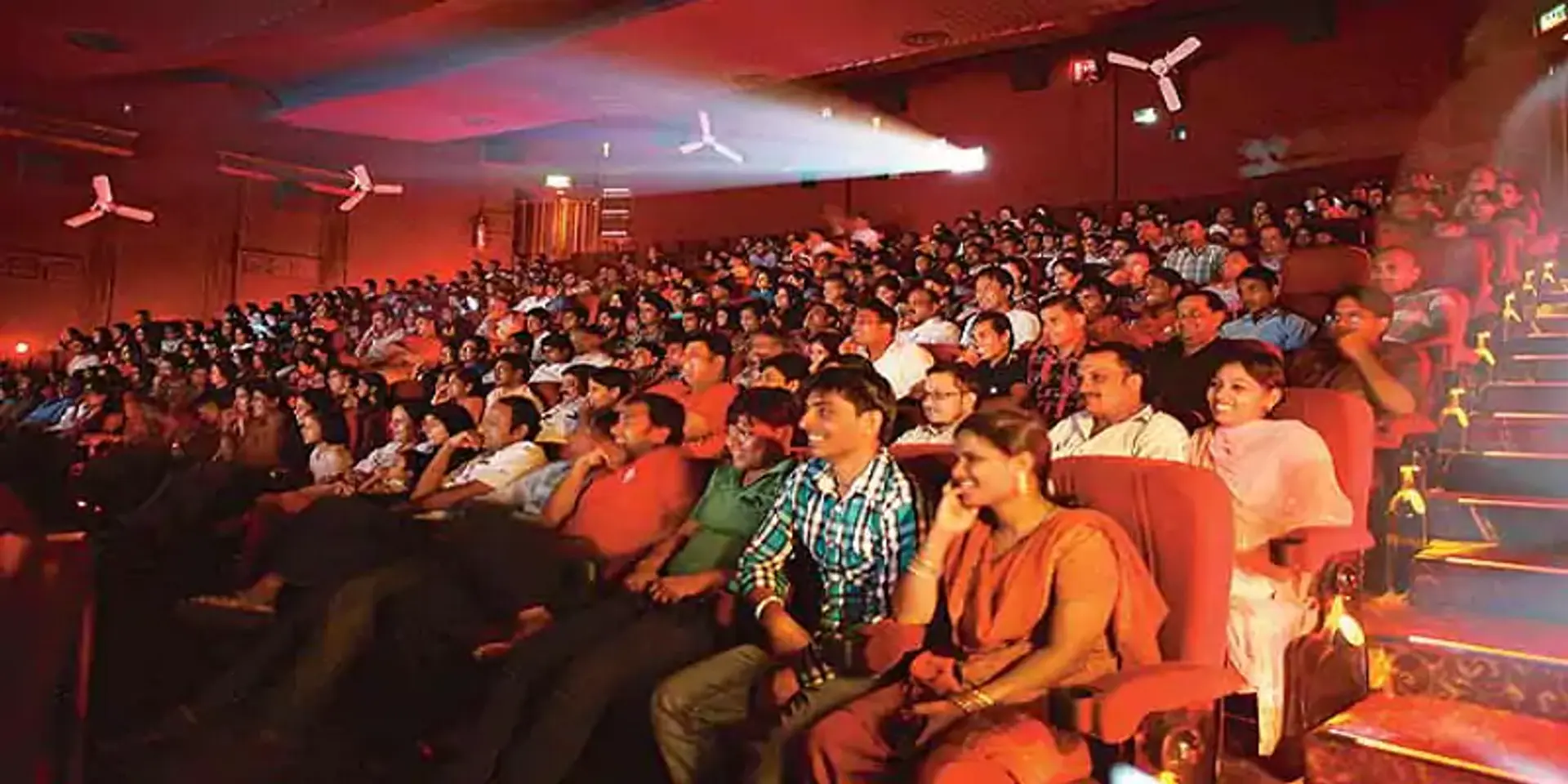 அஜித், விஜய் முதல் ‘PS 1’ வரை - தியேட்டருக்கு இழுக்கும் உத்தியா இந்த ‘வசூல்’ அப்டேட்ஸ்?!