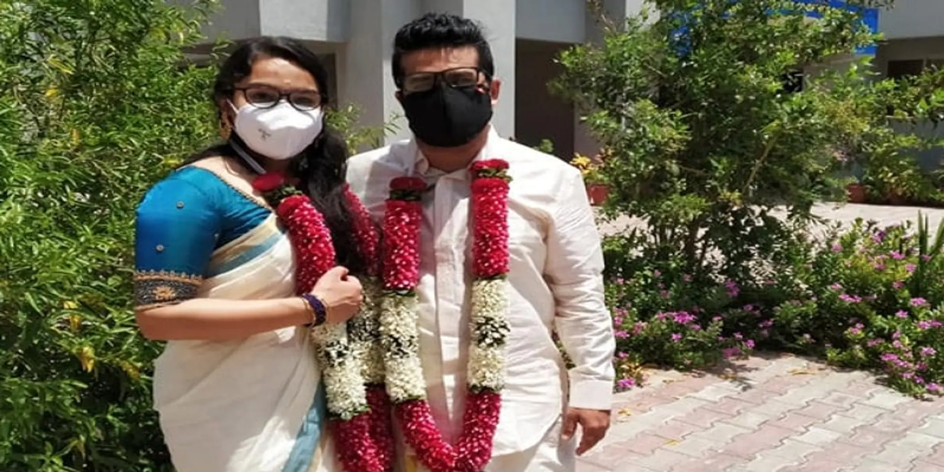 ஸ்பீட் போஸ்டில் தாலி, ஜூம் காலில் வாழ்த்து: கேரள ஜோடியின் ஊரடங்கு திருமணம்!
