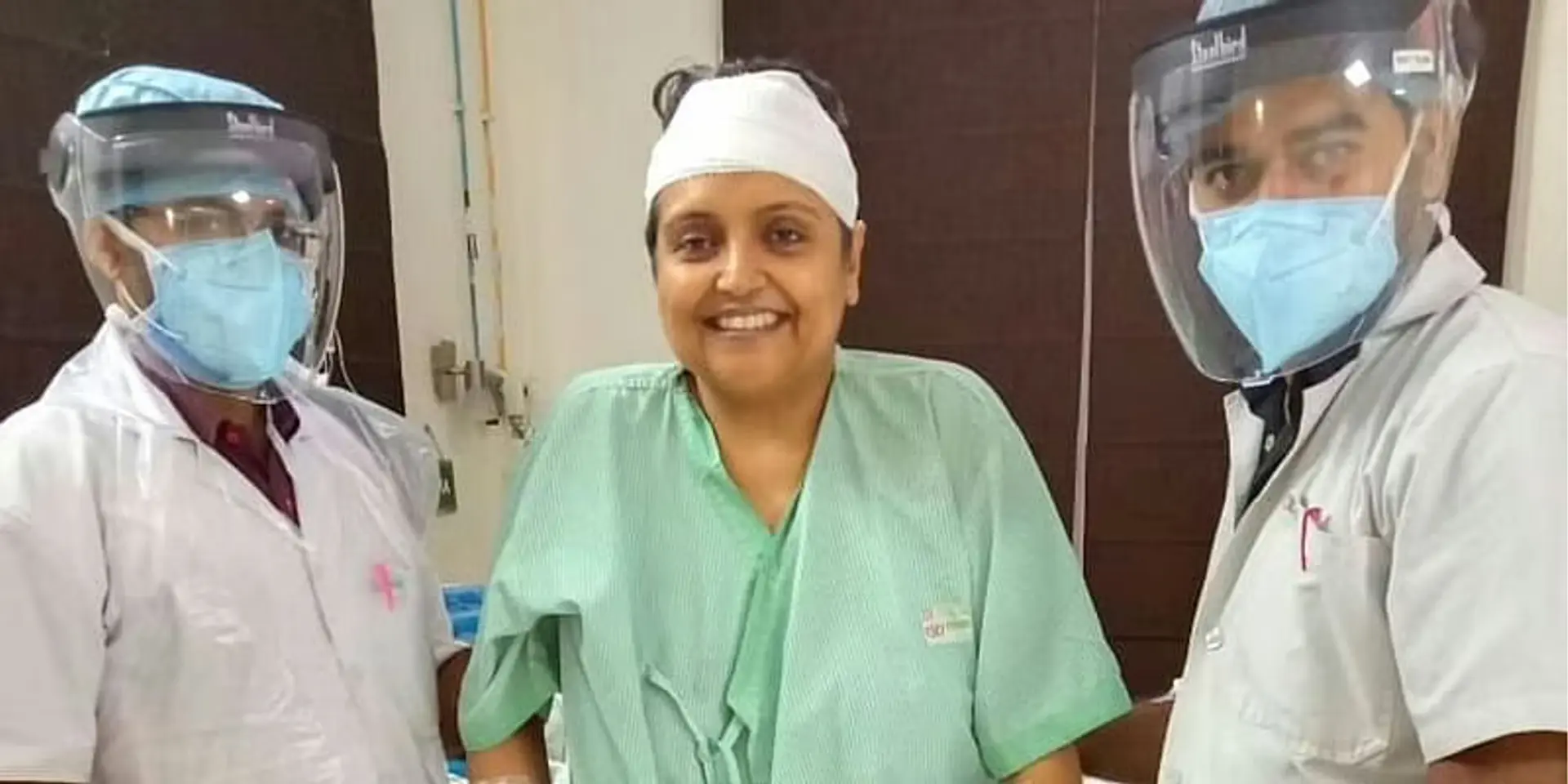 பாலியல் தொந்தரவுக்கு ஆளான பெண்ணை உயிரை பணயம் வைத்து காப்பாற்றிய கொல்கத்தா பெண்!