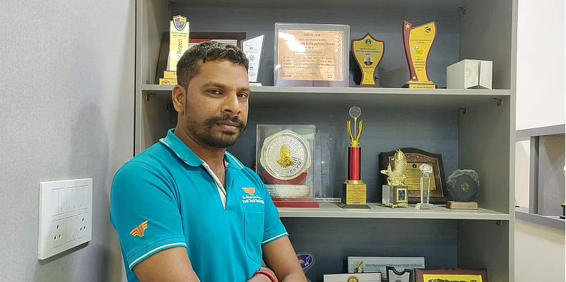 இயந்திர கருவிகள் வணிகம் தொடங்கி 400 ஊழியர்களுடன்; 82 கோடி வருவாய் ஈட்டும் விவசாயி மகன்!