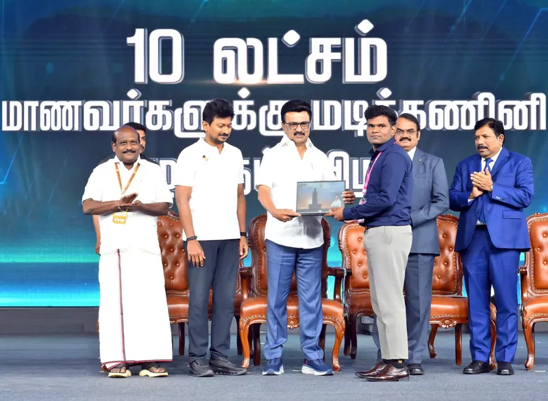 ulagam ungal kaiyil