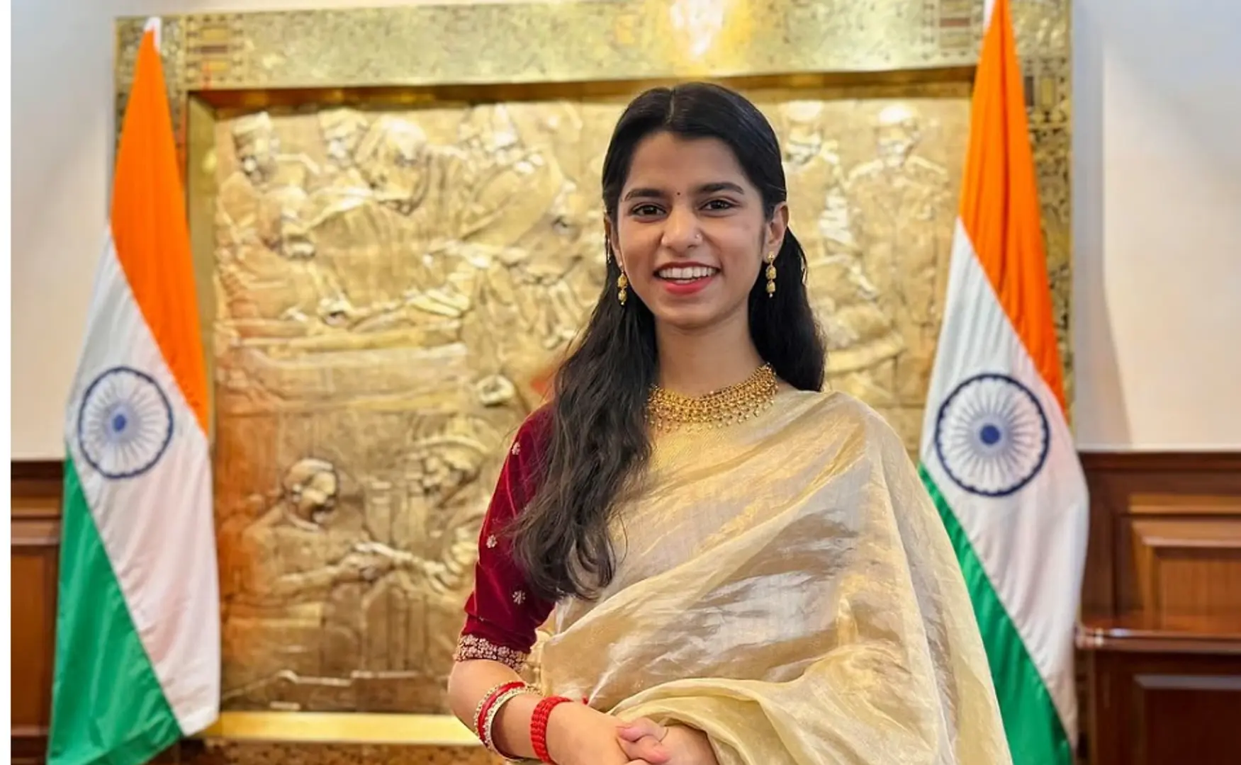 ‘முட்டாள் பீகாரி’ என கேலி செய்யப்பட்டவர் இன்று பீகாரின் இளம் எம்.எல்.ஏ- யார் இந்த மைதிலி தாக்கூர்!