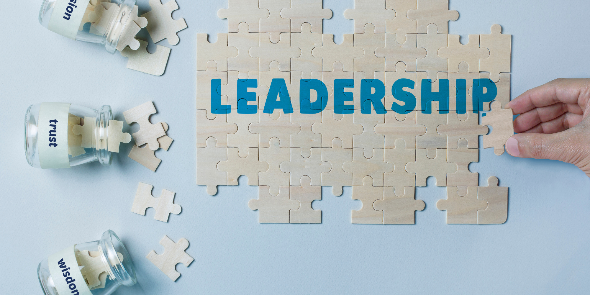 How to spot fake leaders: 5 signs you can’t ignore
