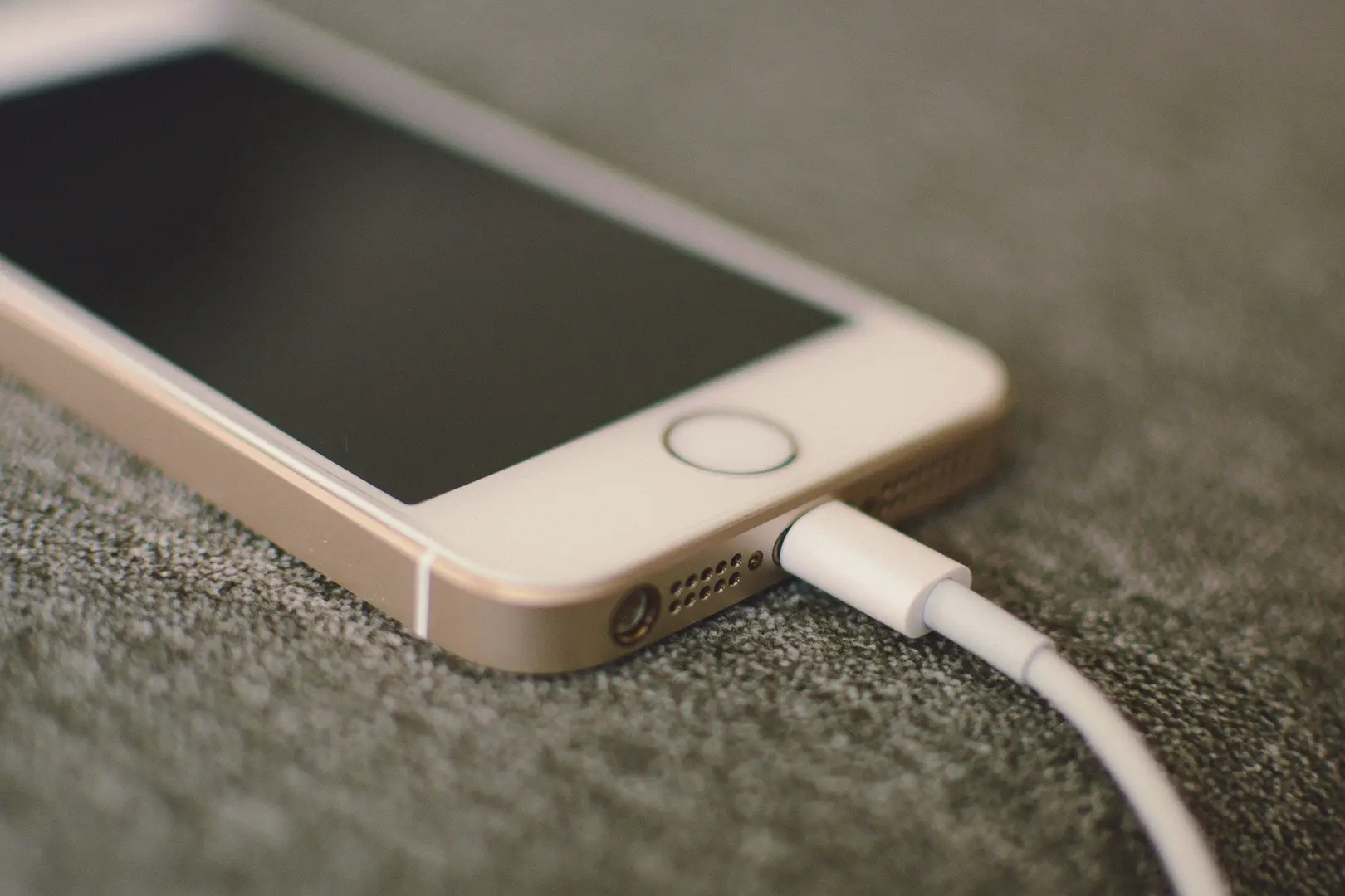 Charge in a flash: New tech powers phones in 60 seconds!