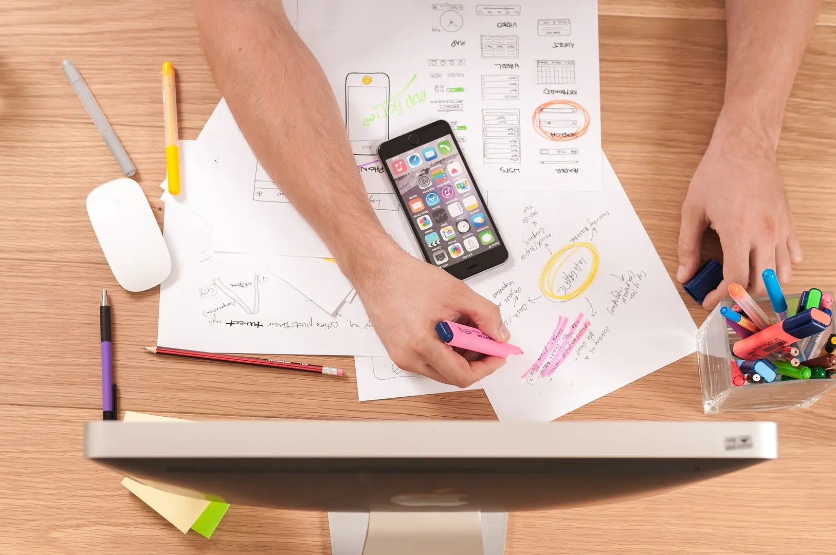 5 AI logo design tools to create brand logos for your startup