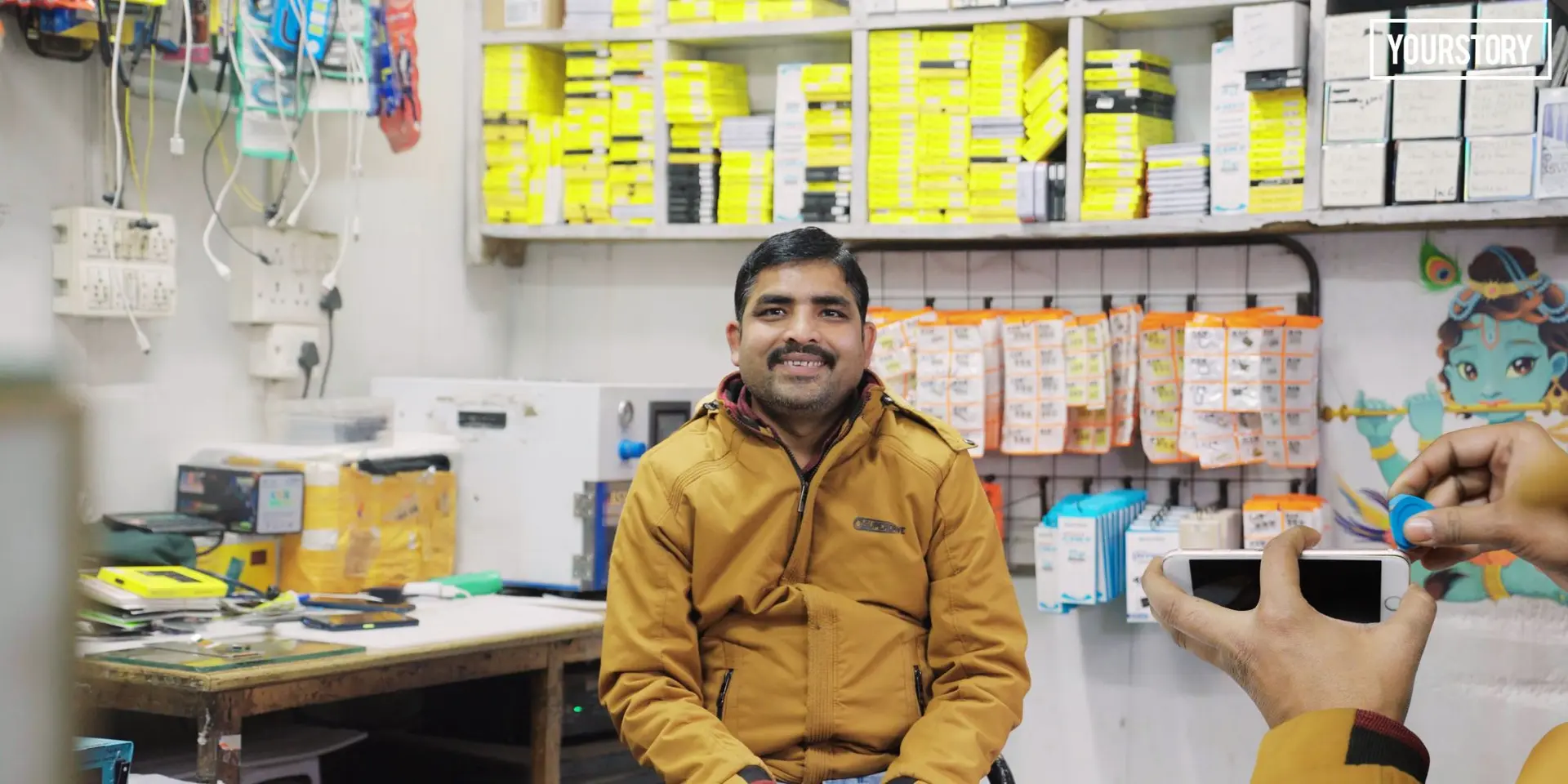 Hardoi: A mobile repairer who began making phone ‘folders’ to steady his business