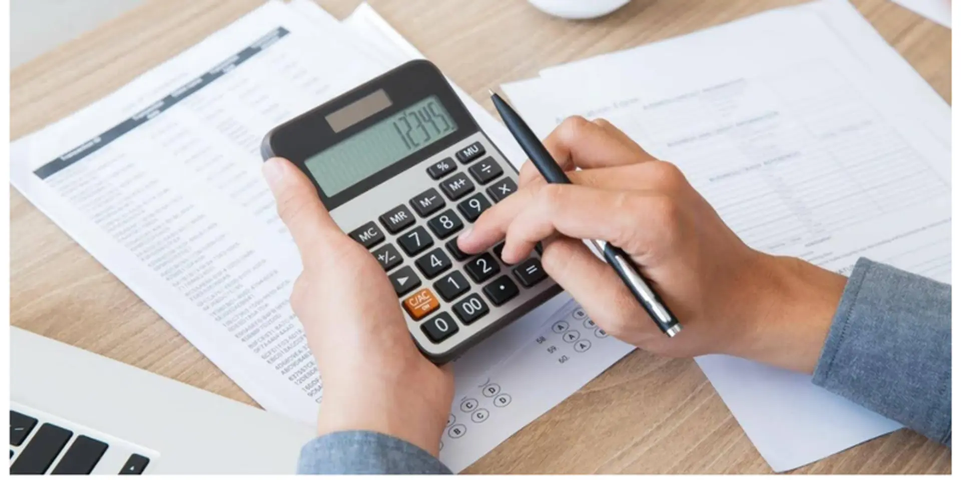 How an FD interest calculator can help you make smarter investment decisions