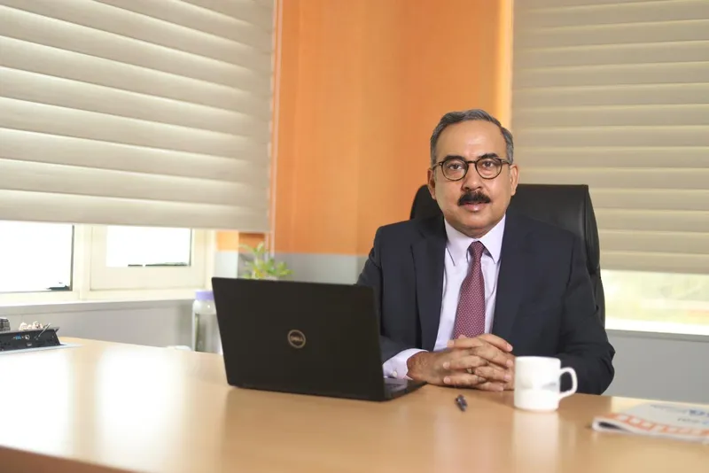 ग्लाएएस देवेश सचदेव